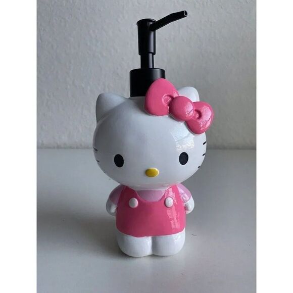 Sanrio Hello Kitty Bath Soap Lotion Pump Dispenser Pink Outfit Figural NEW - Picture 1 of 10